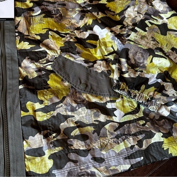 Nike Sportswear Green Camo Print Oversized Jacket - Picture 6 of 6